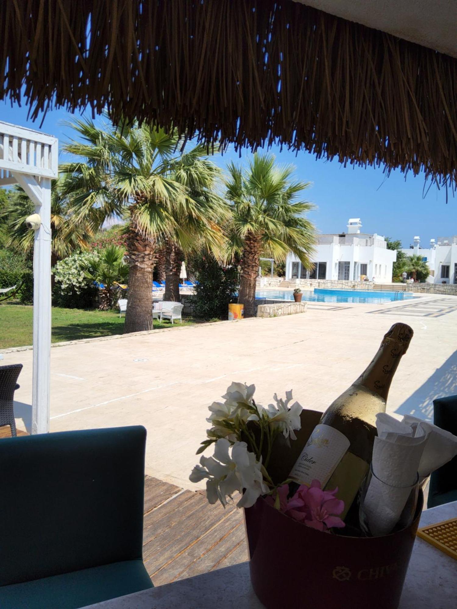 Ladonia Hotels Zemda Guemuesluek מראה חיצוני תמונה
