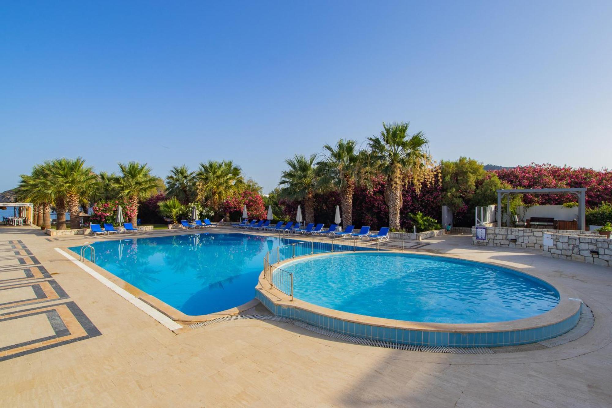 Ladonia Hotels Zemda Guemuesluek מראה חיצוני תמונה